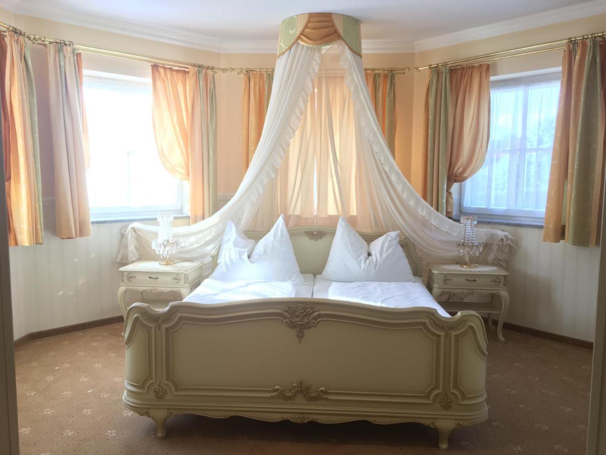 Hotel Gasthof Familie Czepl Ernsthofen ภายนอก รูปภาพ